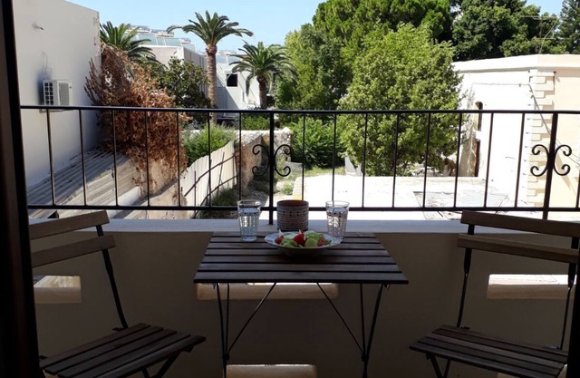 Renovated apartment at the heart of the old town, walking distance to the beach!