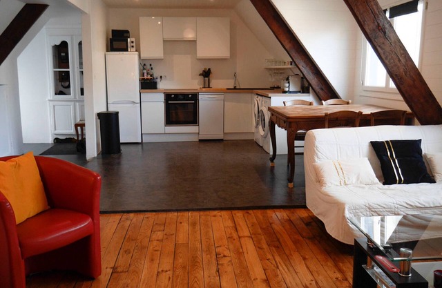 Renovated Apartment in Le Palais Center: 2 Bedrooms, Modern Kitchen, Close to Beach and Bus Station