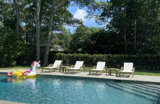 Renovated Beach-Lovers Cottage with Pool/South of the Highway