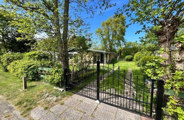 Renovated detached luxury bungalow