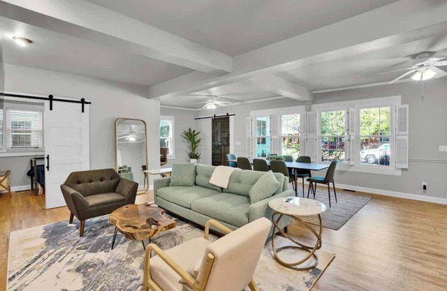 Renovated, Downtown, King, Screened Porch, Stadium
