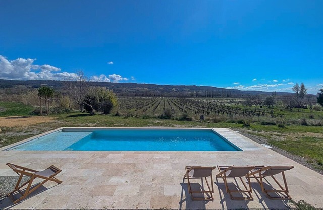 Renovated family home with heated swimming pool & garden