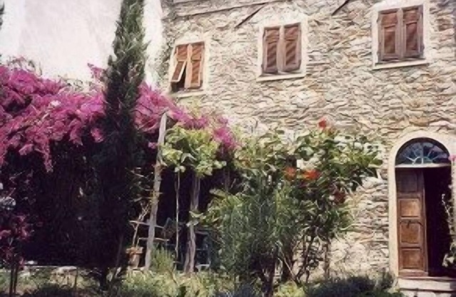 Renovated farmhouse in Liguria not far from the sea