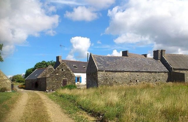 Renovated farmhouse with sea view - Plozévet Finistère