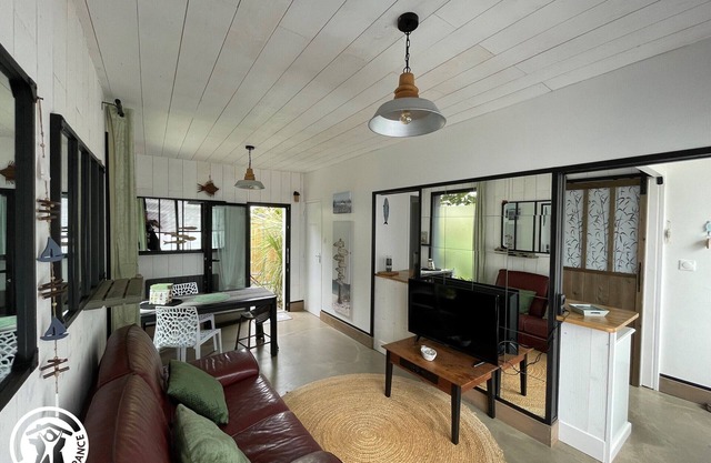 Renovated house near beach with private courtyard, bikes and baby equipment