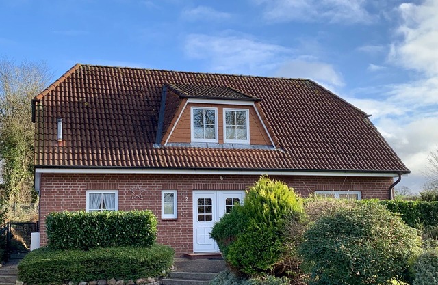 Renovated holiday home. Up to 15 people. Garden with outdoor sauna (optional)