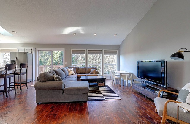Renovated Portland Single Story Home- Wine Country, Amaterra, Nike, Zoo, Intel