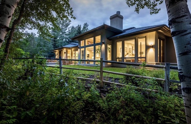Renovated, refined, immaculate single-story mountain home 2 miles south of Baldy
