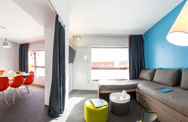 Renovated Ski-In/Ski-Out Apartment with Balcony & Stunning Views