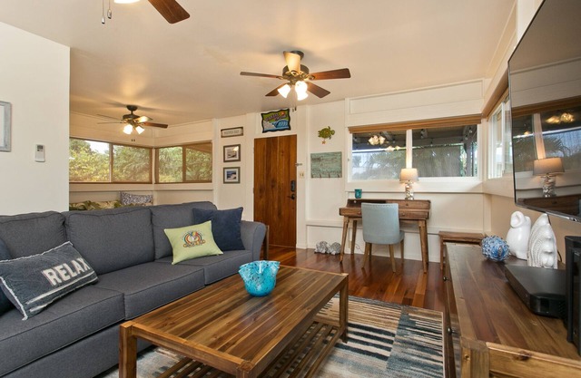 RENOVATED! Short Walk to Beach, Air con. Please inquire about shorter stays!