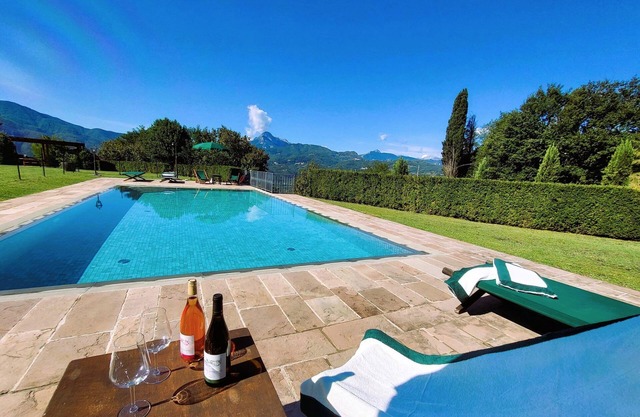 Renovated silk factory, private pool- Sleeping 14. Near Barga WIFI. Chef option