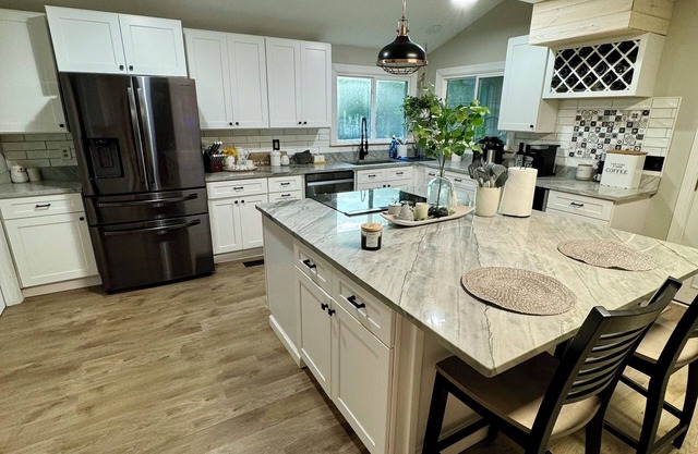 Renovated Spacious 4 bedroom Low Country Home