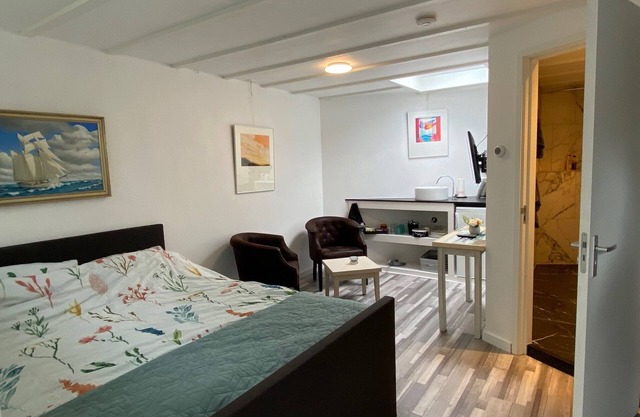 Renovated studio, near the forest and center