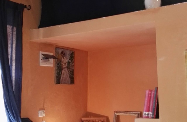 Renovated two-room apartment in the square of Magnolias