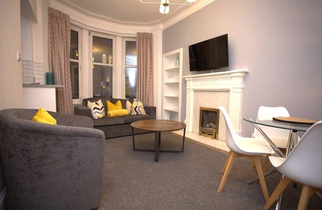 Renovated West End Flat in Glasgow