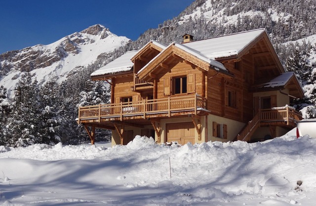 rent apartment in wooden chalet