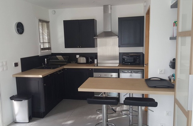 Rent Independent modern studio with garden