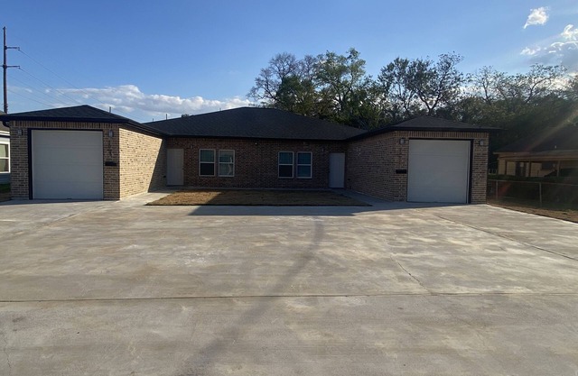 Rent room B in this Quiet and Tranquil duplex.