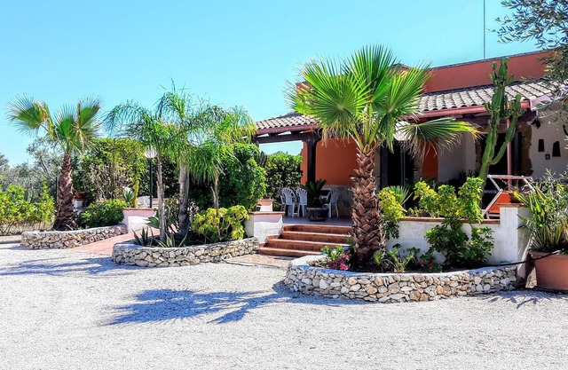 RENT VILLA FOR SUMMER HOLIDAYS IN TORRE DELL'ORSO