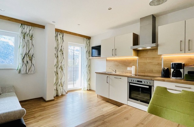 Rental-Classic-Private Bathroom-Balcony-Dorfapartment