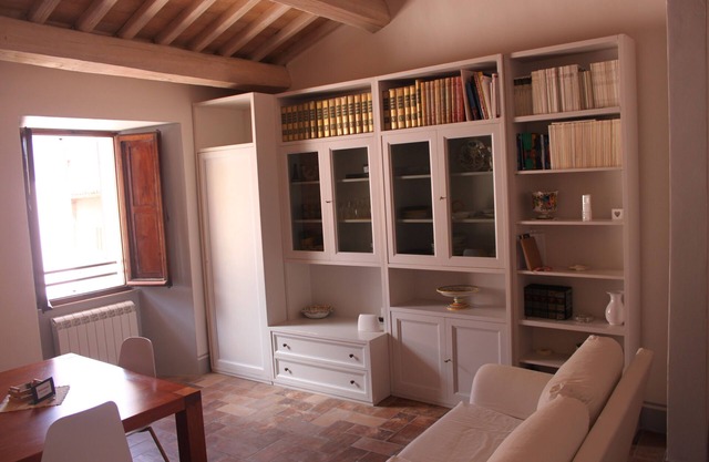 RENTAL ROOMS- APARTMENT historical center in the medieval village of Todi.