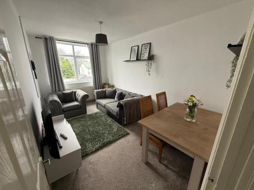 Resi-Lets Large 3-bed 1st floor apartment, Blyth, Northumberland