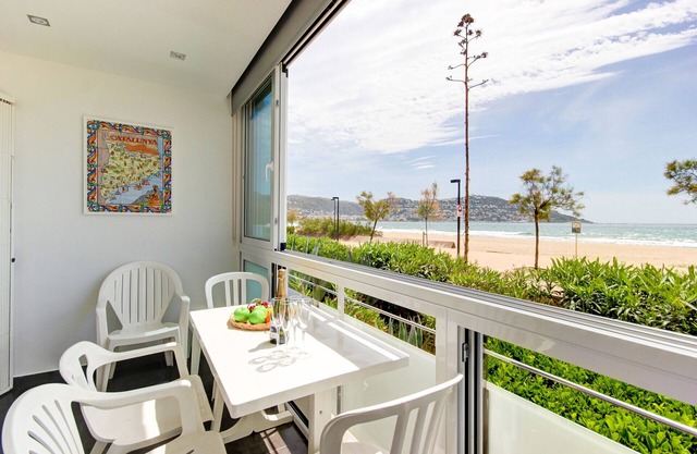 RESIDENCE DE LA PLAGE BJS 3 Roses