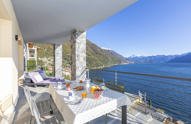 Residence degli Oleandri 2A, Argegno, Italy