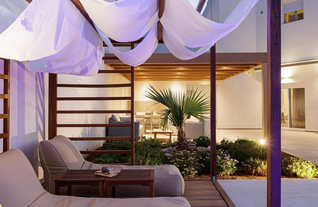 Residence heated pool