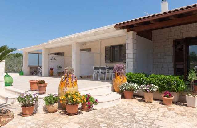 Residence in Apulia with Relaxation Area