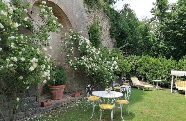 Residence Le Peonie apartment in the historic center