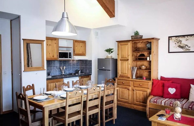Residence Les Valmonts de Vaujany - 2 rooms Cabin for 6 people