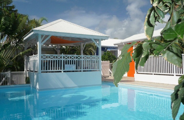 Residence LES VILLAS CREOLES 70 meters from a lagoon - Villa HIBISCUS