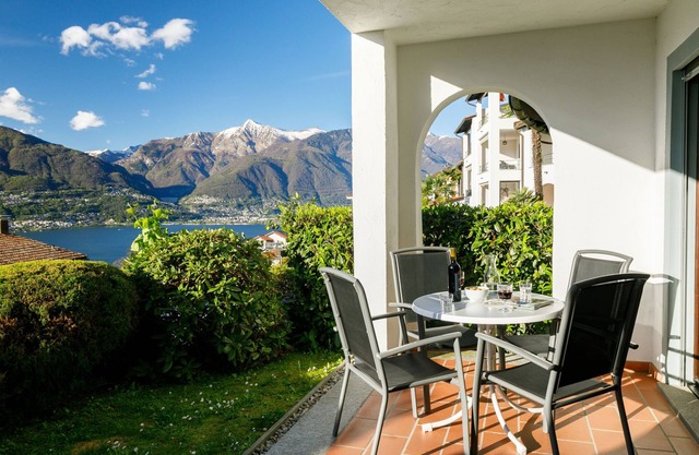 Residence Miralago (Utoring) Apt. B12 by Interhome
