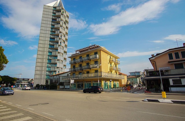 RESIDENCE QUITO PIAZZA MAZZINI 150m from the sea and near Pista Azzurra Kart