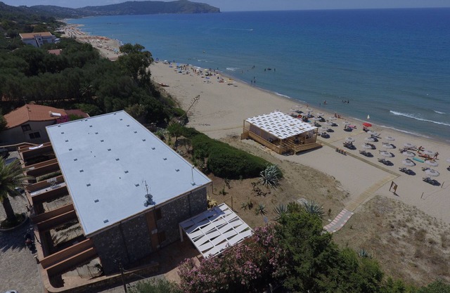 Residence with apartments by the sea - Beach between Palinuro and Caprioli