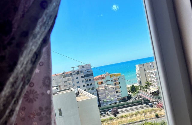 Residential apartment!n5 min from the beachnSuper Close to bus station and shops