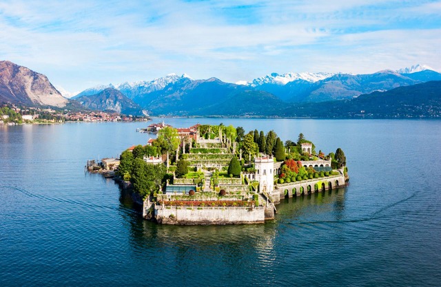 Residenza Ludovica by the lake, Angera, Italy