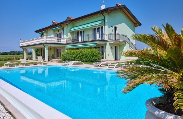 Residenza Pastrengo - appartment Papavero with pool and terrace