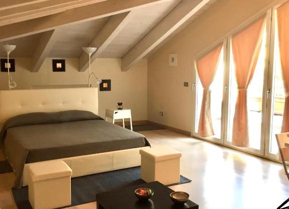 RESIDENZA VIRGILIANA SUITE con terrazza-Centro Storico