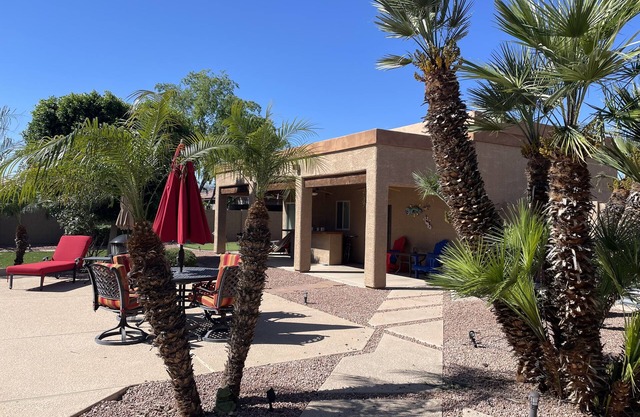 Resort atmosphere. Beautiful casita, quiet, great location.