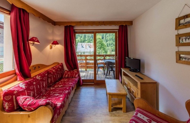 Resort center, fitness, swimming pool, parking, tv, ski locker, 37-52m², Abriès