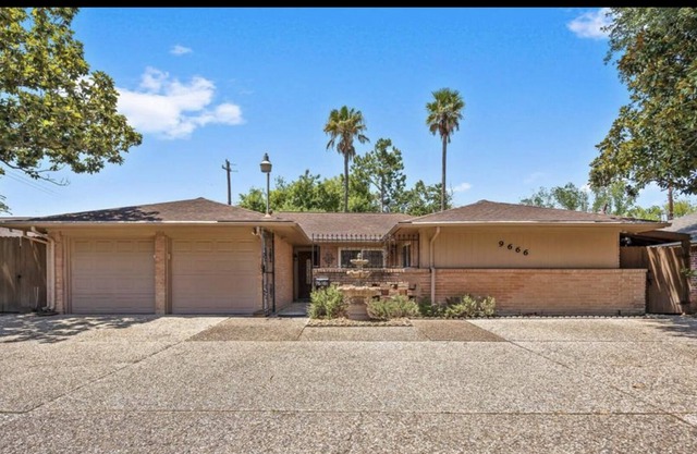 Resort Like home In Galleria Area with pool