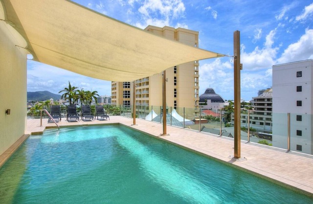 Resort Style Cityview Getaway in Perfect Location