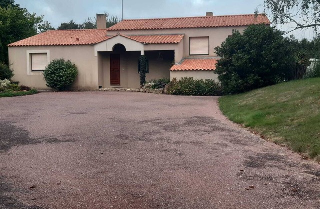 Restful and secure country house