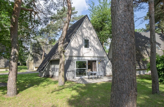 Restyled house with dishwasher, Breda at 10 km.