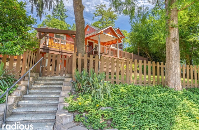 Retreat at the Tangerine Bungalow!