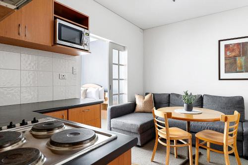 Retreat Horizons - Spacious Perth CBD 1BR