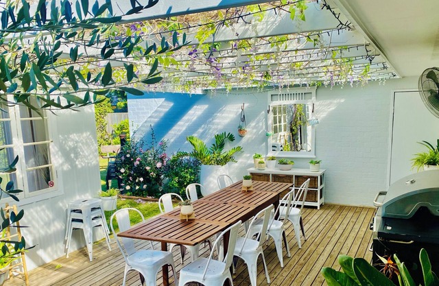 Retreat in Golden Beach: 2 Buildings, 5 Bedrooms, Close to Attractions