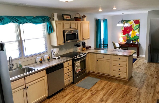 Retreat on Roxie - Welcome Home!